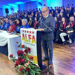 Leia mais sobre o artigo AEAABC participa da colação de grau da Fundação Santo André e presenteia formandos com anuidade do Crea-SP